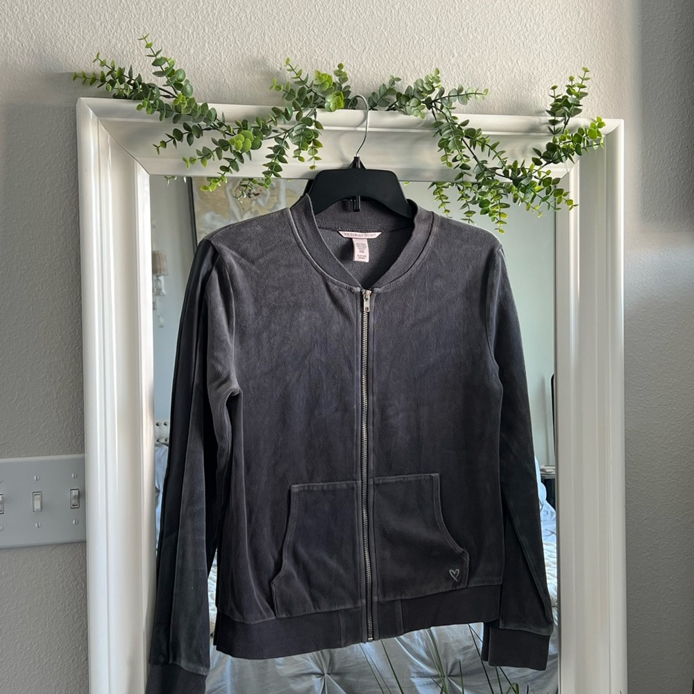 Victoria’s Secret Gray zip up Jacket SZ XS